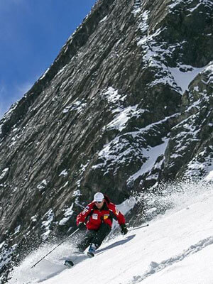 Photo of Erik Dorf skiing